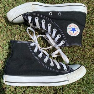 High top black converse Chuck Taylor